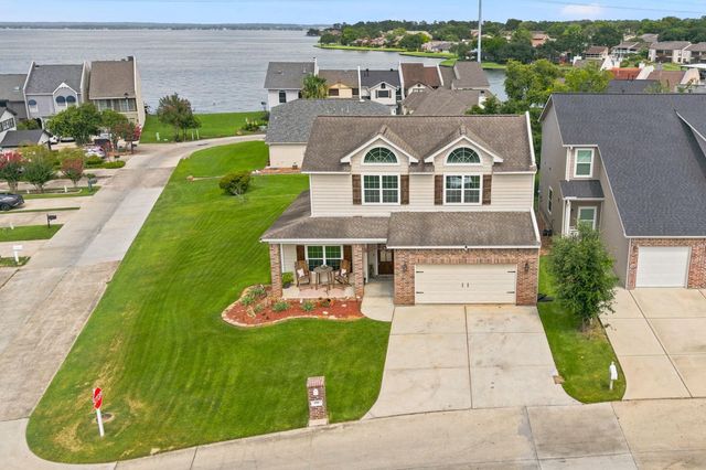100 Capetown Circle, Montgomery, TX 77356