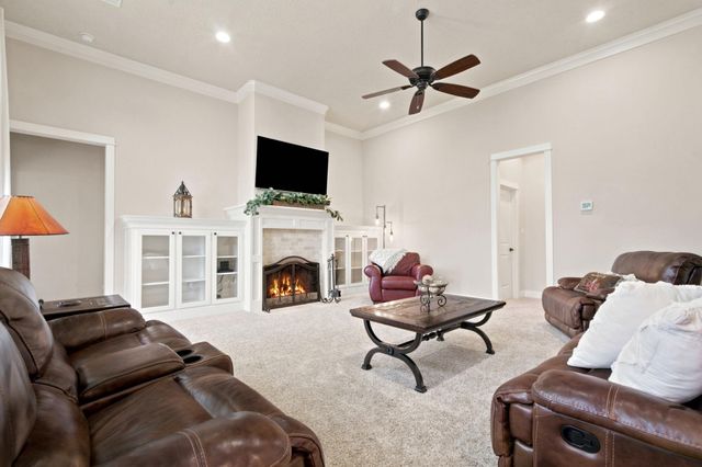 100 Capetown Circle, Montgomery, TX 77356