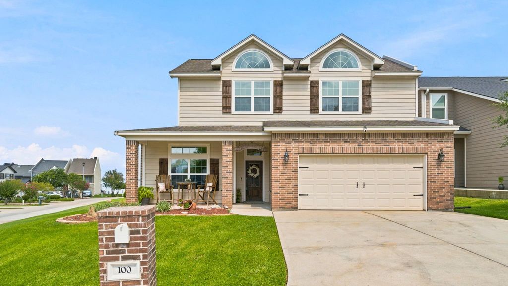 100 Capetown Circle, Montgomery, TX 77356