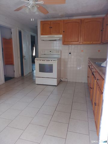 39 Wadsworth Street, East Hartford, CT 06118