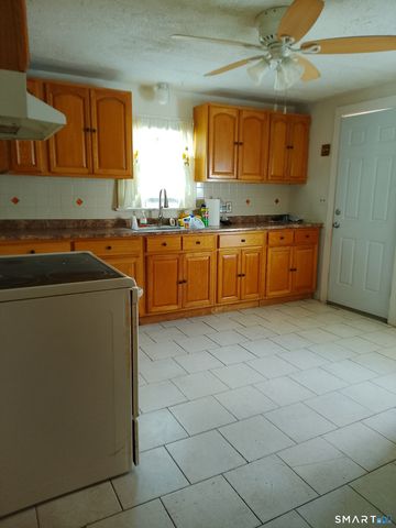 39 Wadsworth Street, East Hartford, CT 06118