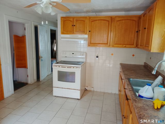 39 Wadsworth Street, East Hartford, CT 06118