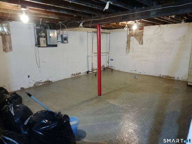 39 Wadsworth Street, East Hartford, CT 06118