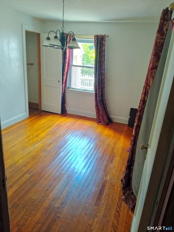 39 Wadsworth Street, East Hartford, CT 06118