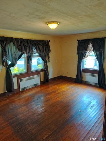 39 Wadsworth Street, East Hartford, CT 06118