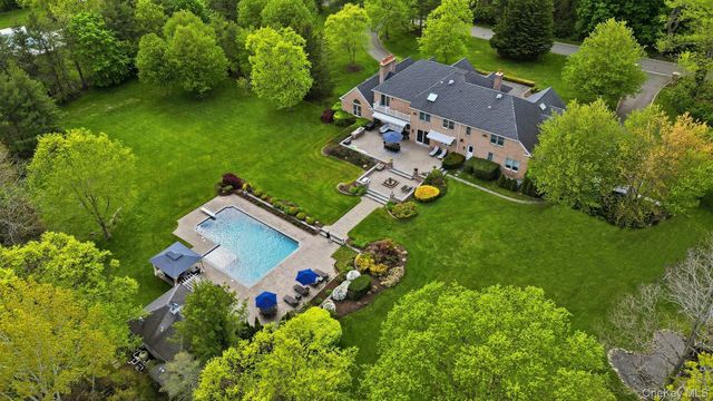 5 Westwood Court, Muttontown, NY 11545