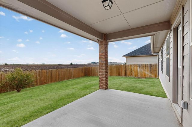 201 Nathaniel DR, Taylor, TX 76574