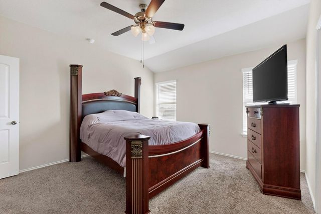 201 Nathaniel DR, Taylor, TX 76574