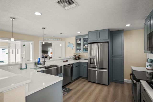 6360 2ND PALM POINT, St Petersburg, FL 33706