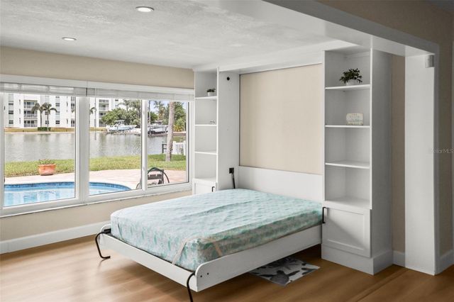 6360 2ND PALM POINT, St Petersburg, FL 33706