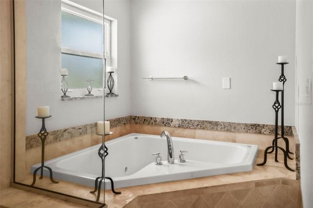 6360 2ND PALM POINT, St Petersburg, FL 33706