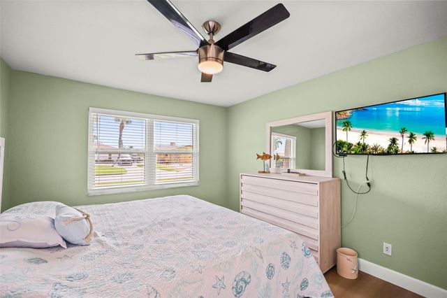 6360 2ND PALM POINT, St Petersburg, FL 33706
