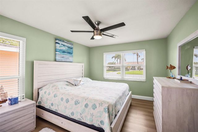 6360 2ND PALM POINT, St Petersburg, FL 33706