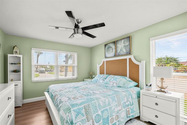 6360 2ND PALM POINT, St Petersburg, FL 33706