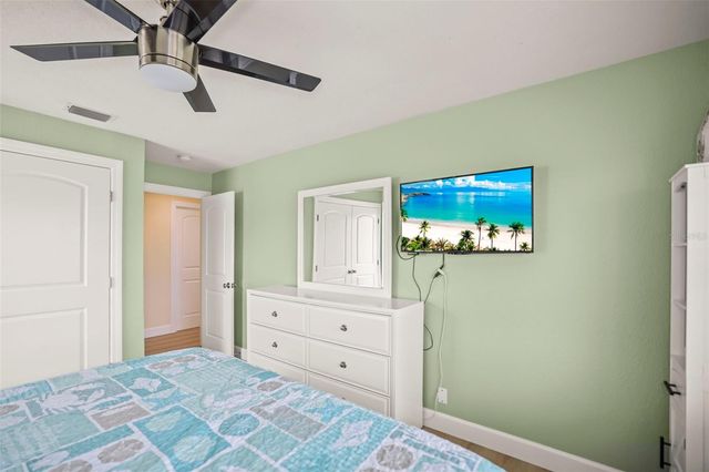 6360 2ND PALM POINT, St Petersburg, FL 33706