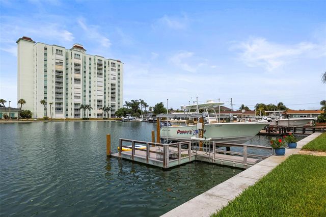 6360 2ND PALM POINT, St Petersburg, FL 33706