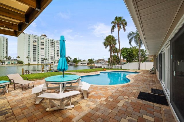6360 2ND PALM POINT, St Petersburg, FL 33706