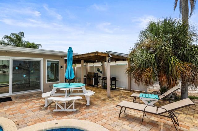 6360 2ND PALM POINT, St Petersburg, FL 33706