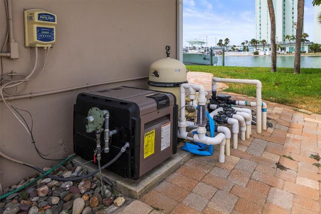 6360 2ND PALM POINT, St Petersburg, FL 33706