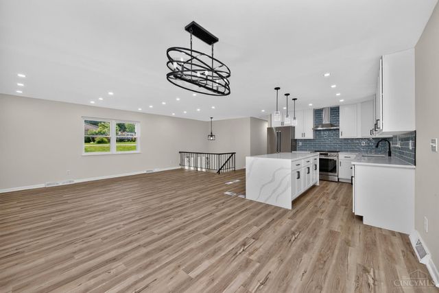 4074 E Kemper Road, Sharonville, OH 45241