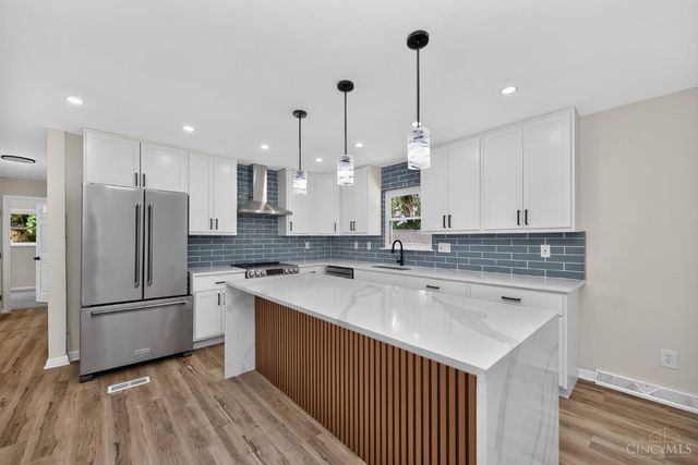4074 E Kemper Road, Sharonville, OH 45241