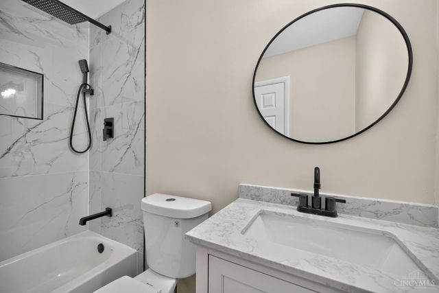 4074 E Kemper Road, Sharonville, OH 45241