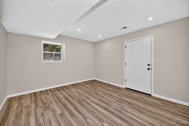 4074 E Kemper Road, Sharonville, OH 45241