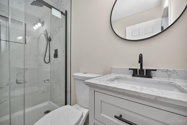 4074 E Kemper Road, Sharonville, OH 45241