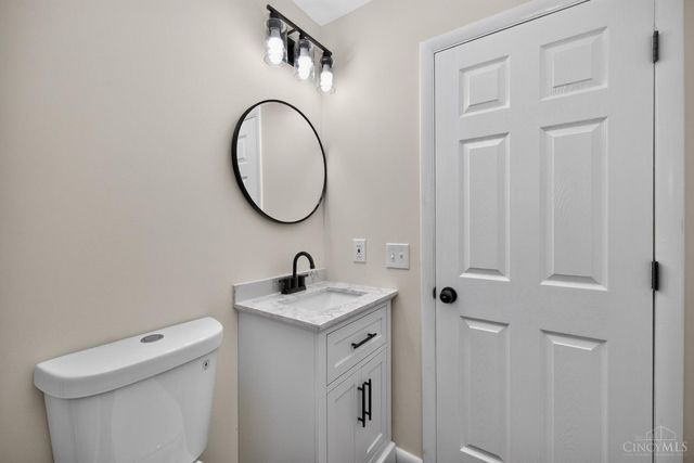 4074 E Kemper Road, Sharonville, OH 45241