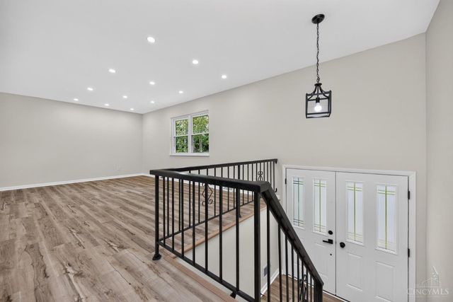 4074 E Kemper Road, Sharonville, OH 45241