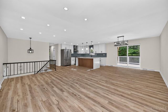 4074 E Kemper Road, Sharonville, OH 45241