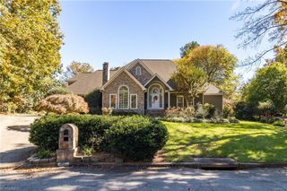 1902 Rockglen Lane, Greensboro, NC 27410