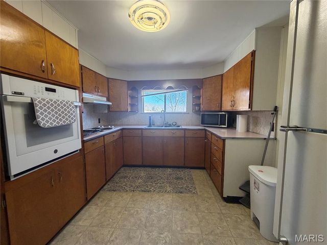 551 Bluffton Rd, Rhineland, MO 65069