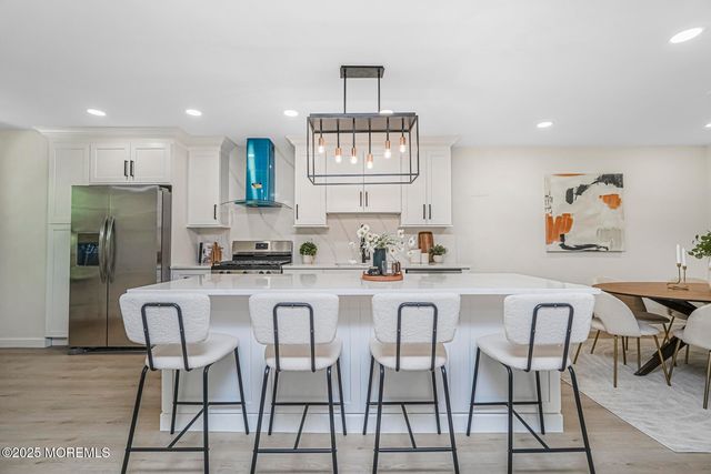 367 Oak Knoll Drive, Manalapan, NJ 07726