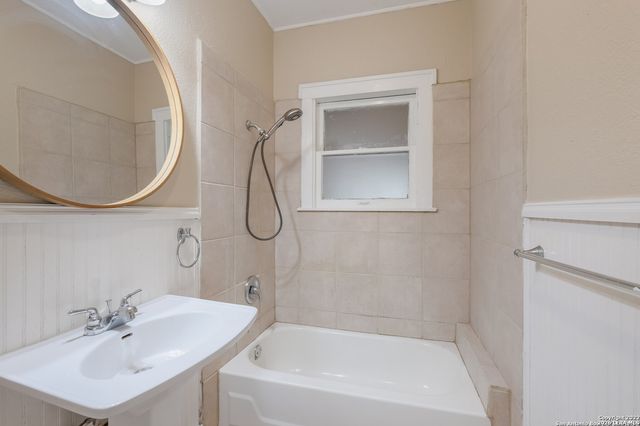 515 E COURTLAND PL, San Antonio, TX 78212