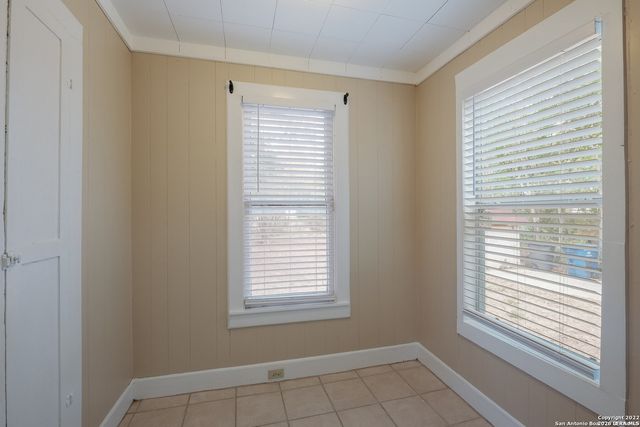 515 E COURTLAND PL, San Antonio, TX 78212