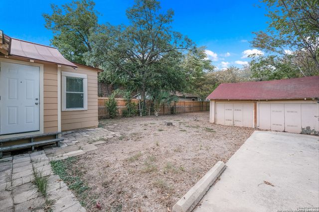 515 E COURTLAND PL, San Antonio, TX 78212