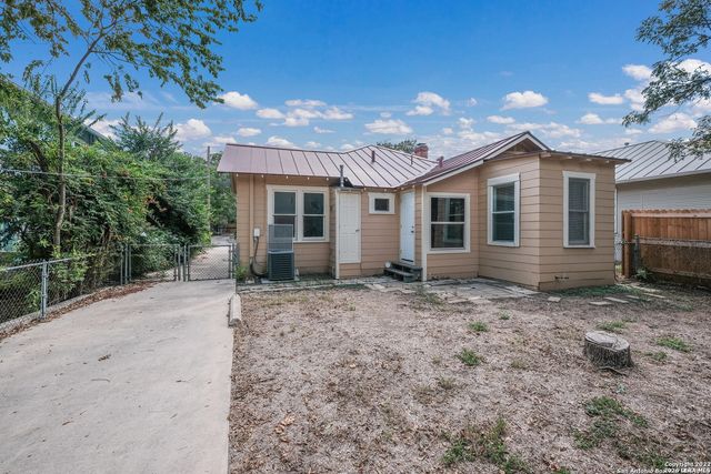 515 E COURTLAND PL, San Antonio, TX 78212