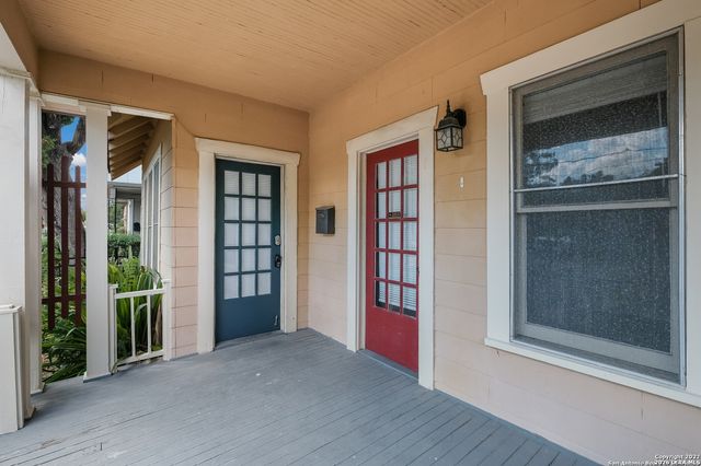 515 E COURTLAND PL, San Antonio, TX 78212