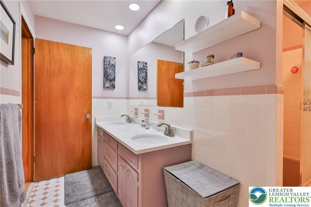 2919 West Boulevard, Bethlehem City, PA 18017