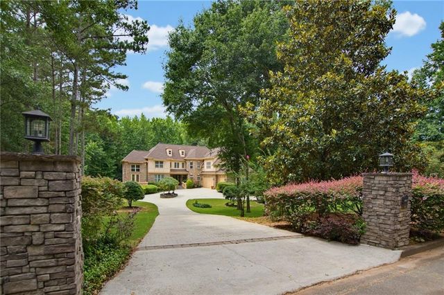 2506 Lennox Road SE, Conyers, GA 30094