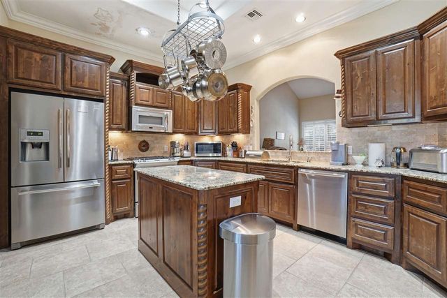 2209 SW Edinburough Dr, Lawton, OK 73505