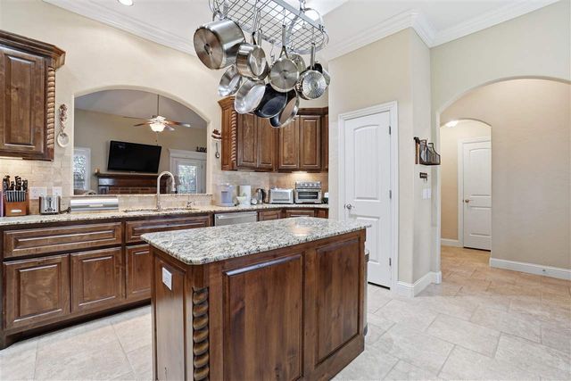 2209 SW Edinburough Dr, Lawton, OK 73505