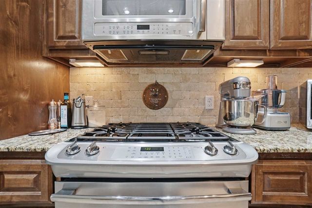 2209 SW Edinburough Dr, Lawton, OK 73505