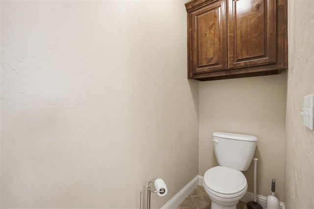 2209 SW Edinburough Dr, Lawton, OK 73505