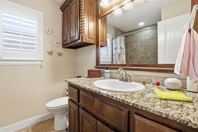 2209 SW Edinburough Dr, Lawton, OK 73505