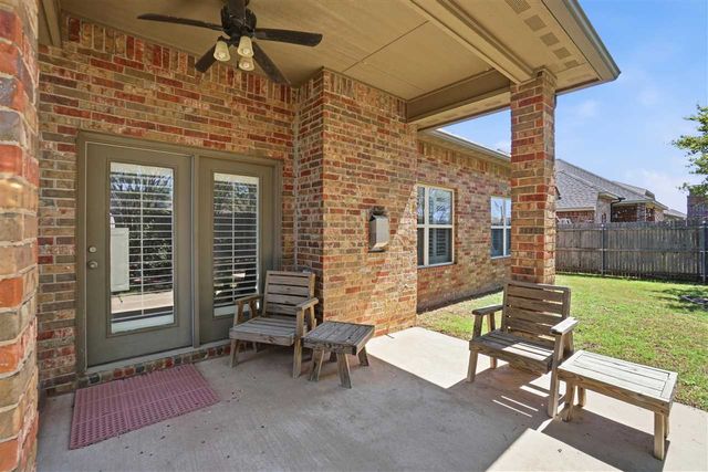 2209 SW Edinburough Dr, Lawton, OK 73505