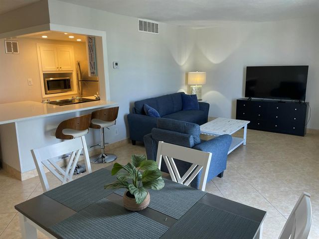 1731 SE 15TH Street 206, Fort Lauderdale, FL 33316