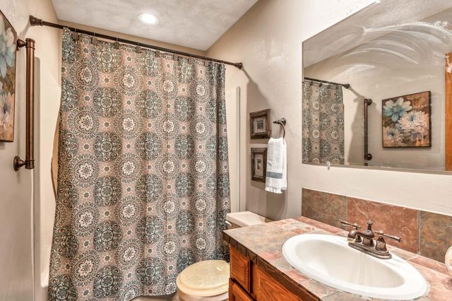 13930 E 39th St S, Derby, KS 67037