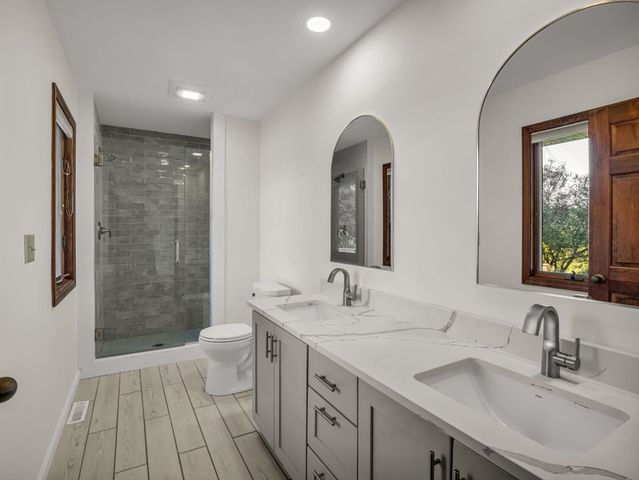 26 Canter Court, Hendersonville, NC 28742